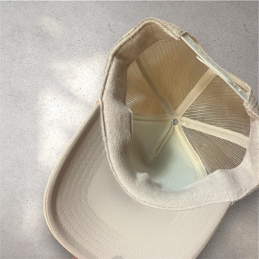 Huega house hat